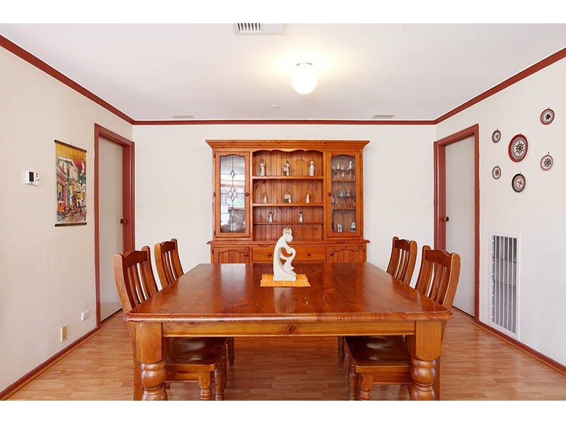 2 Albert Road, Sydenham VIC 3037