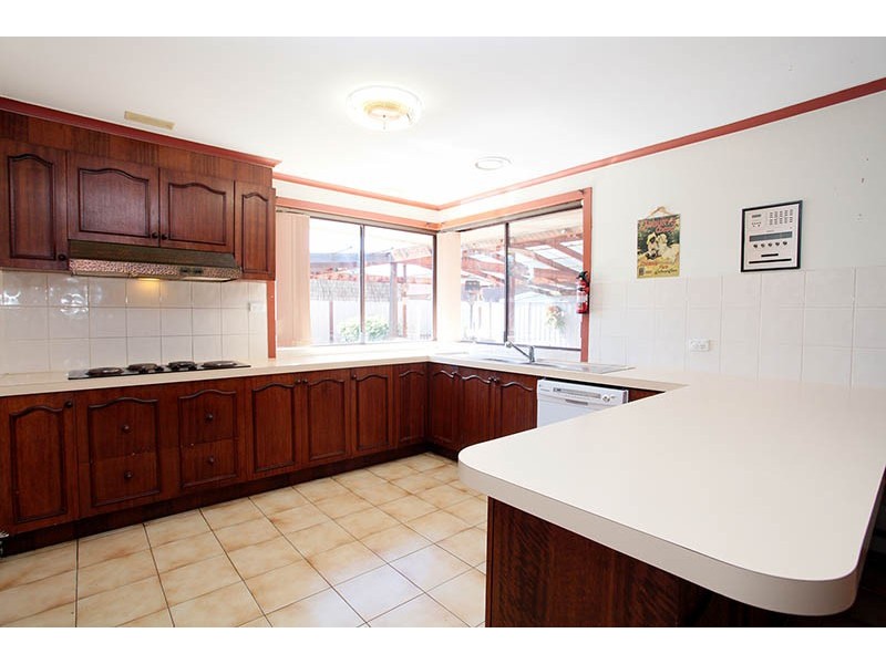 2 Albert Road, Sydenham VIC 3037