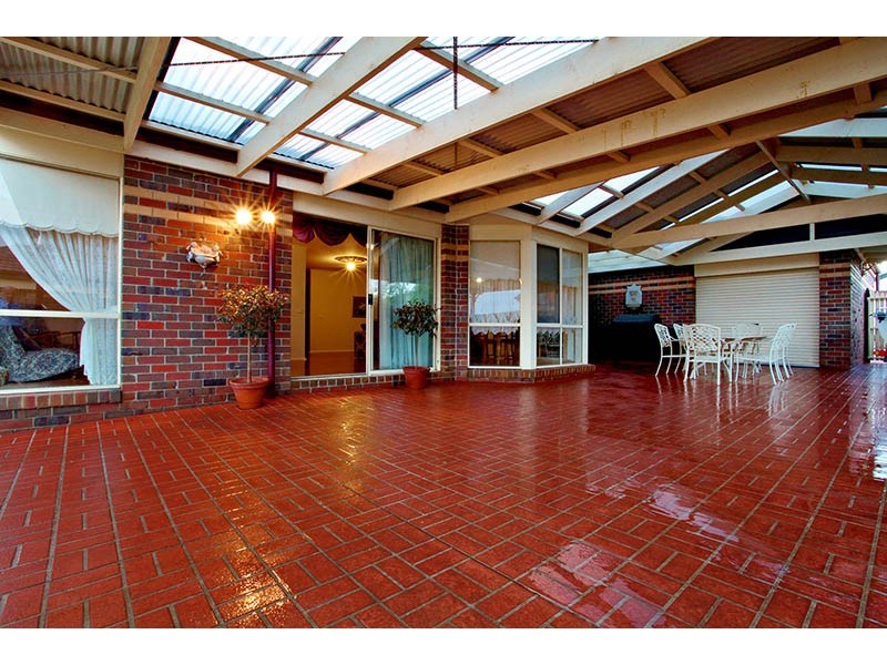 23 Beddingham Drive, Hillside VIC 3037