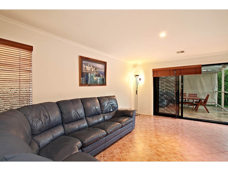 39 Tudor Rose Crescent, Sydenham VIC 3037