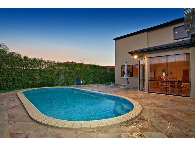 39 Tudor Rose Crescent, Sydenham VIC 3037