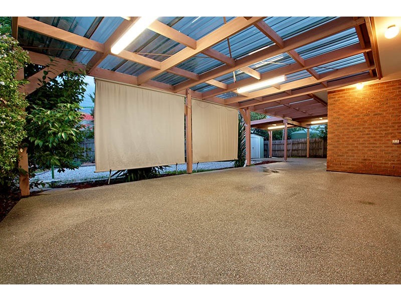 18 Verona Drive, Taylors Lakes VIC 3038