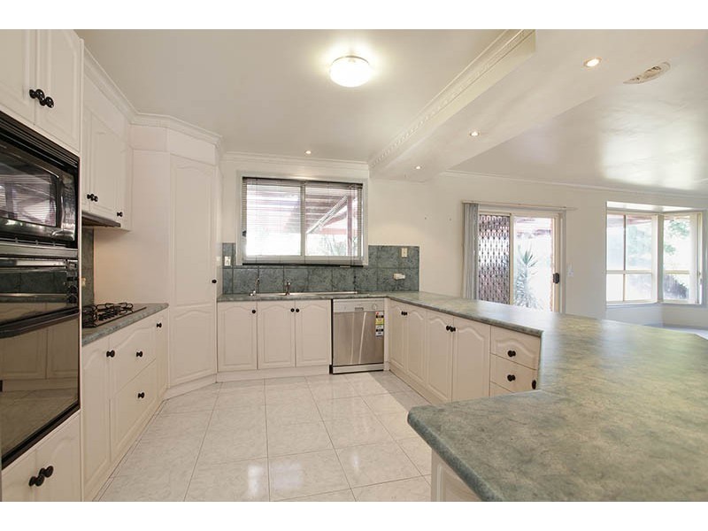 4 Kelland Avenue, Hillside VIC 3037