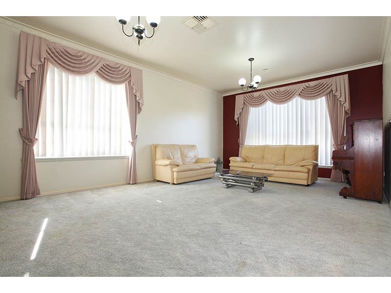 4 Kelland Avenue, Hillside VIC 3037