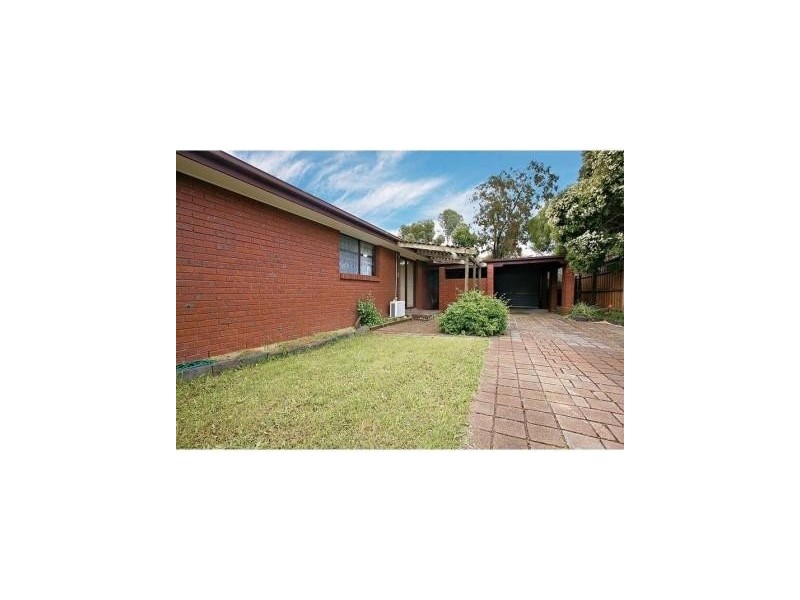 26 Angourie Crescent, Taylors Lakes VIC 3038