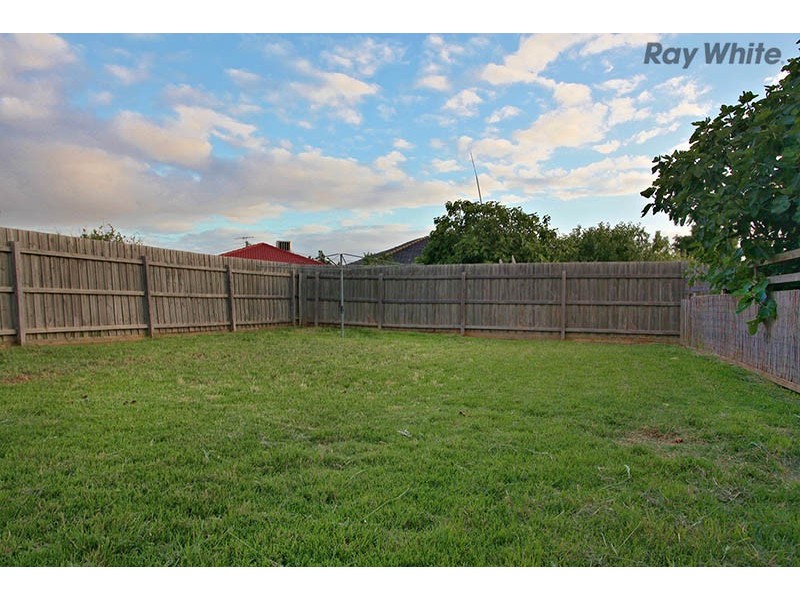4 Aycliffe Drive, Deer Park VIC 3023