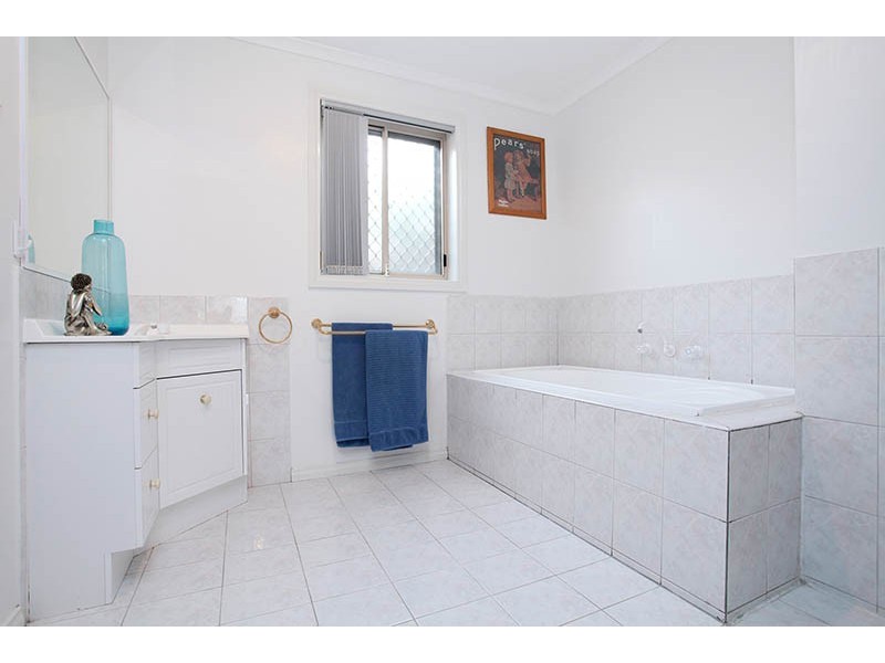 47 Catherine Drive, Hillside VIC 3037