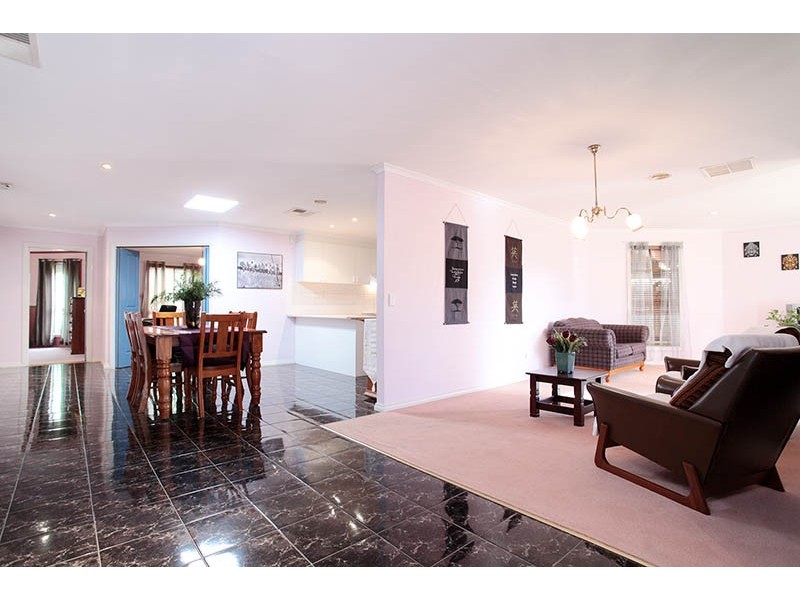 47 Catherine Drive, Hillside VIC 3037