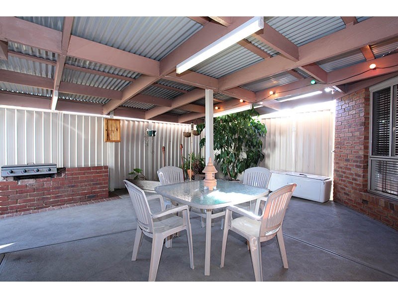 47 Catherine Drive, Hillside VIC 3037