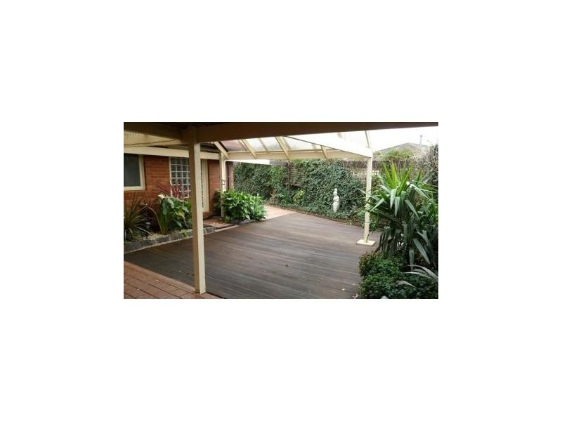 2 Willandra Court, Taylors Lakes VIC 3038