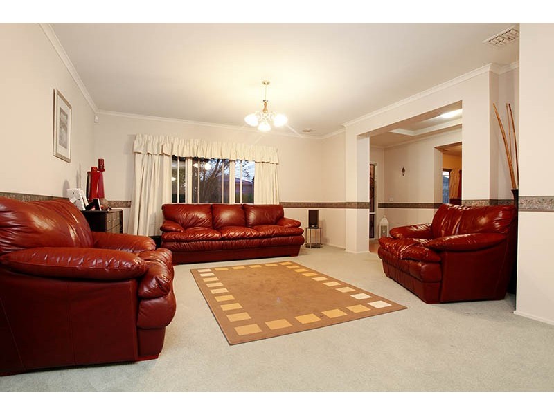 7 Lyell Place, Taylors Lakes VIC 3038