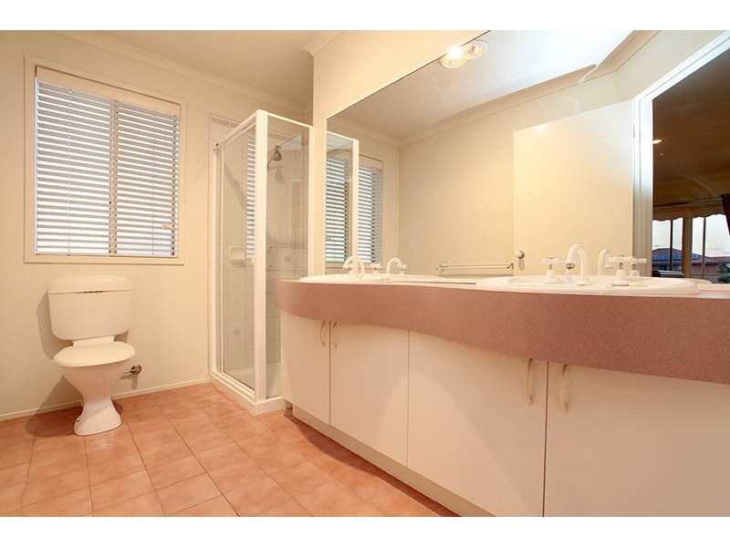 7 Lyell Place, Taylors Lakes VIC 3038