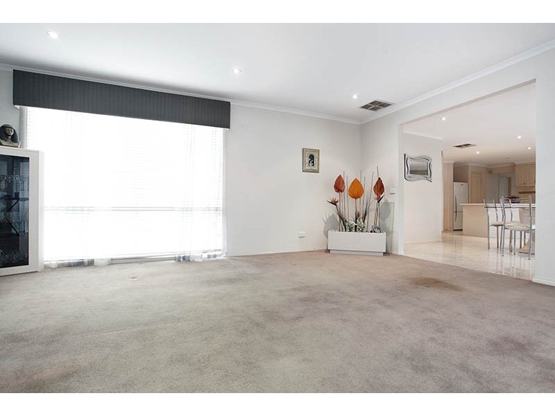 5 Taylors Hill Boulevard, Taylors Hill VIC 3037