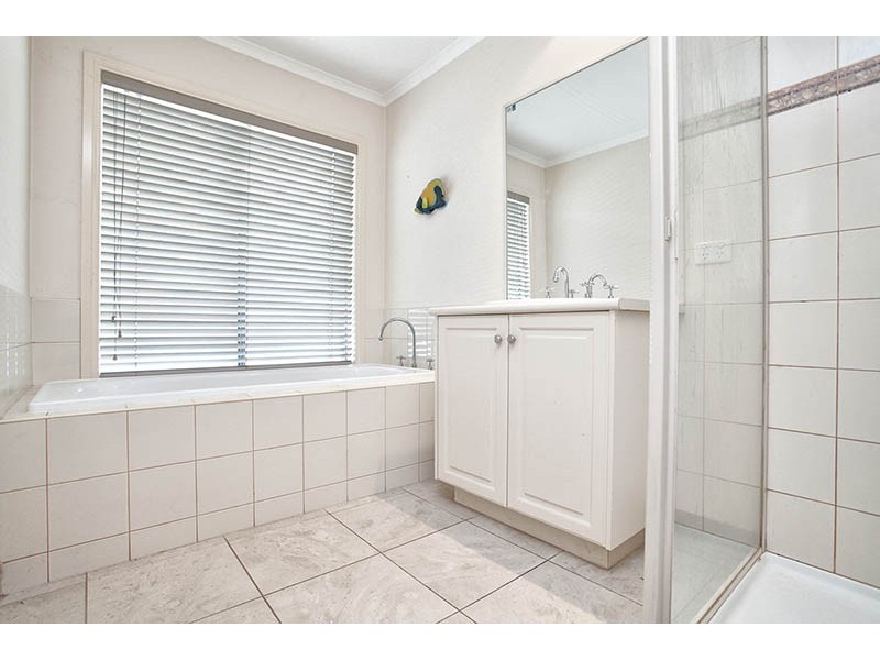 5 Taylors Hill Boulevard, Taylors Hill VIC 3037