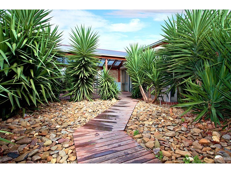 5 Taylors Hill Boulevard, Taylors Hill VIC 3037