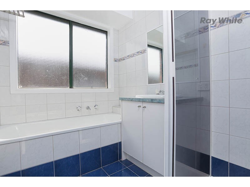 11 Manchester Drive, Sydenham VIC 3037