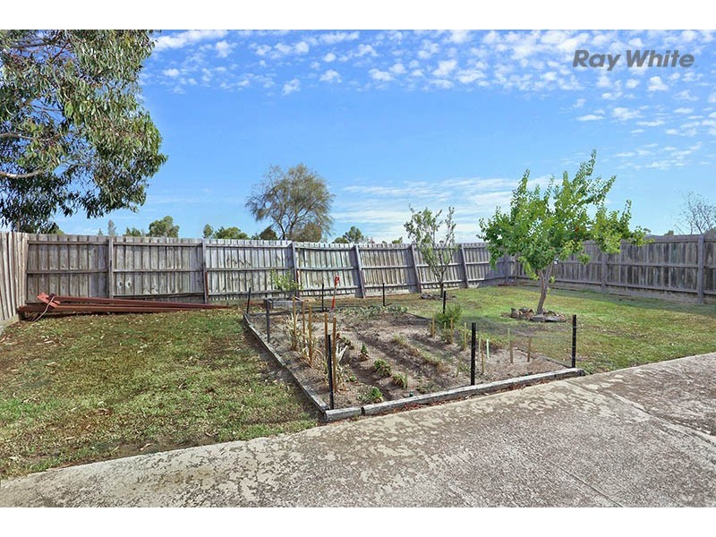 11 Manchester Drive, Sydenham VIC 3037