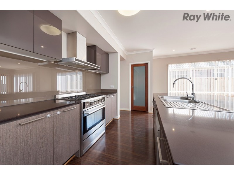 28 Carissa Road, Brookfield VIC 3338