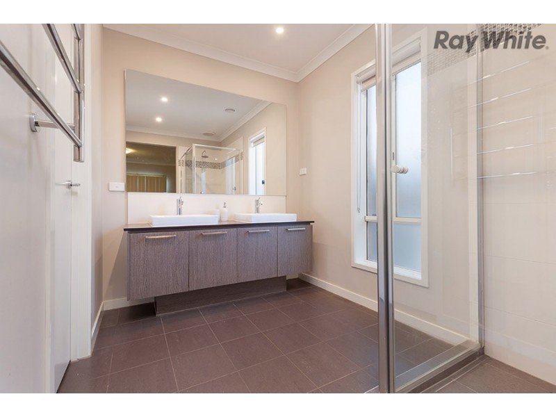 28 Carissa Road, Brookfield VIC 3338