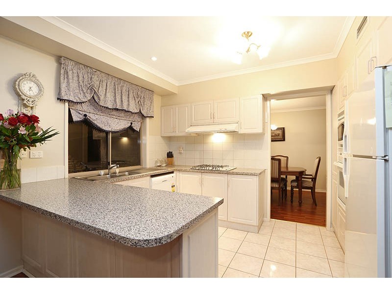 10 Rodmar Close, Hillside VIC 3037