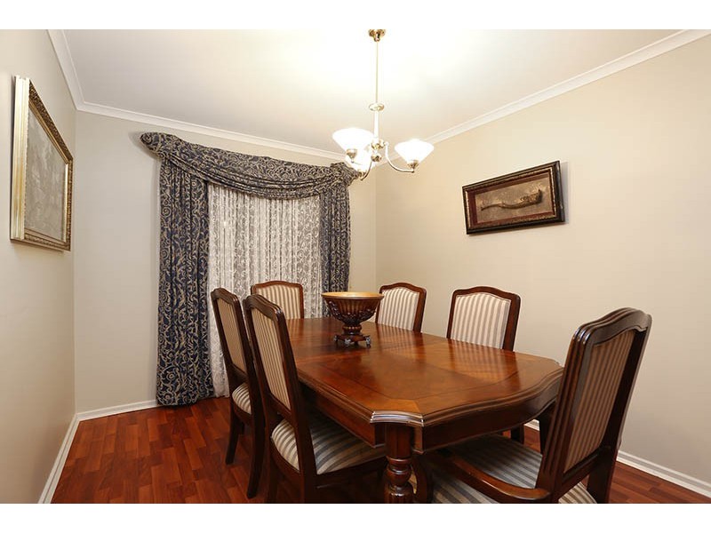 10 Rodmar Close, Hillside VIC 3037