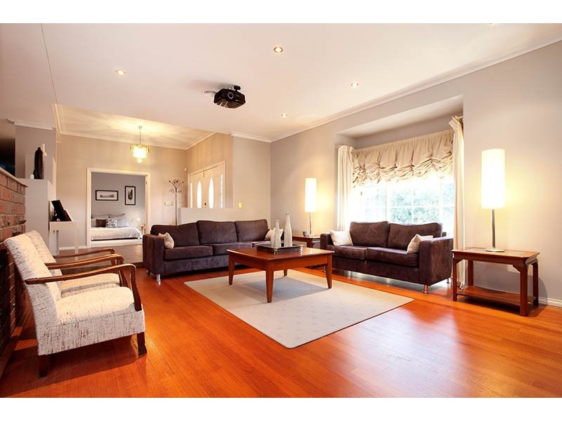 30 Leichardt Close, Taylors Lakes VIC 3038