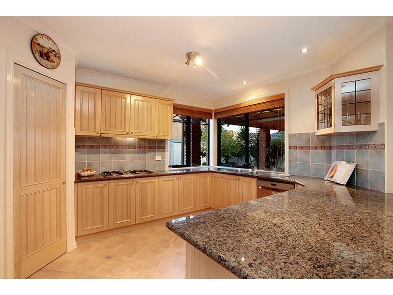 12 Stirling Court, Hillside VIC 3037