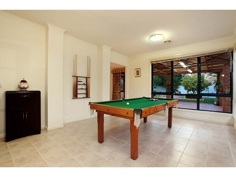 12 Stirling Court, Hillside VIC 3037