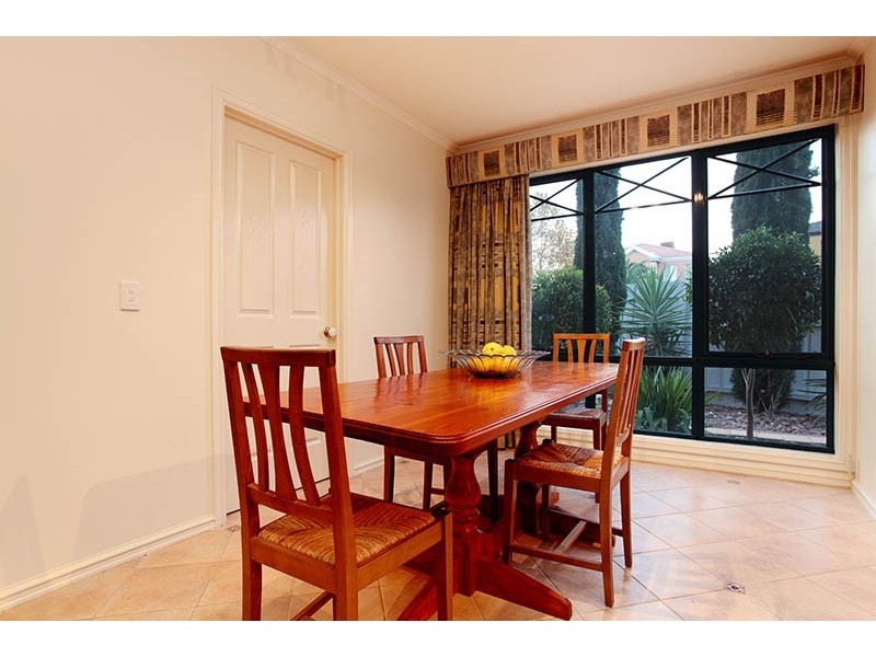 12 Stirling Court, Hillside VIC 3037