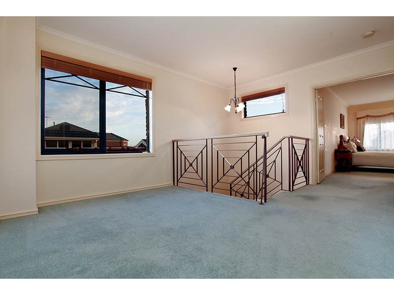 12 Stirling Court, Hillside VIC 3037