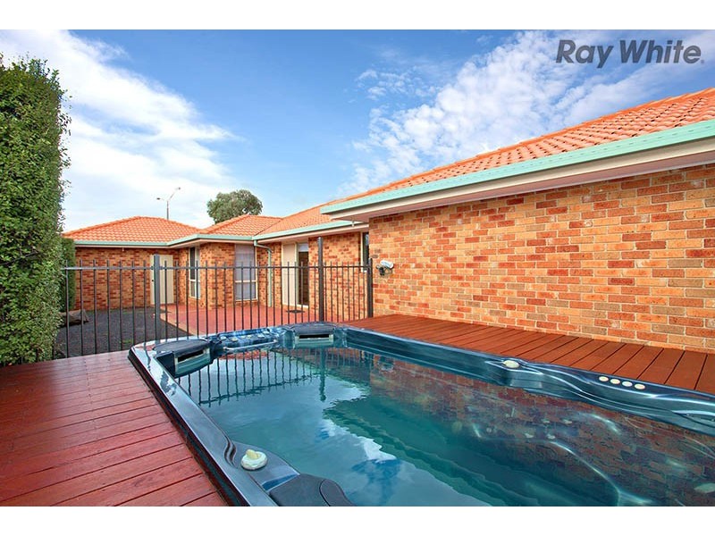 2 Barm Close, Sydenham VIC 3037