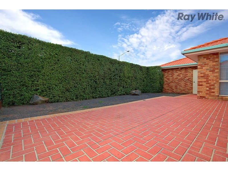 2 Barm Close, Sydenham VIC 3037