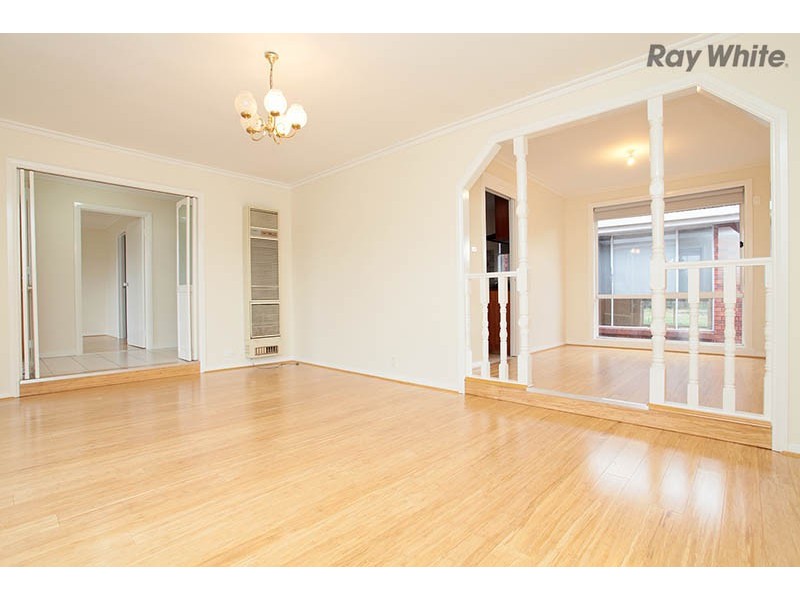 10 Yacht Court, Taylors Lakes VIC 3038