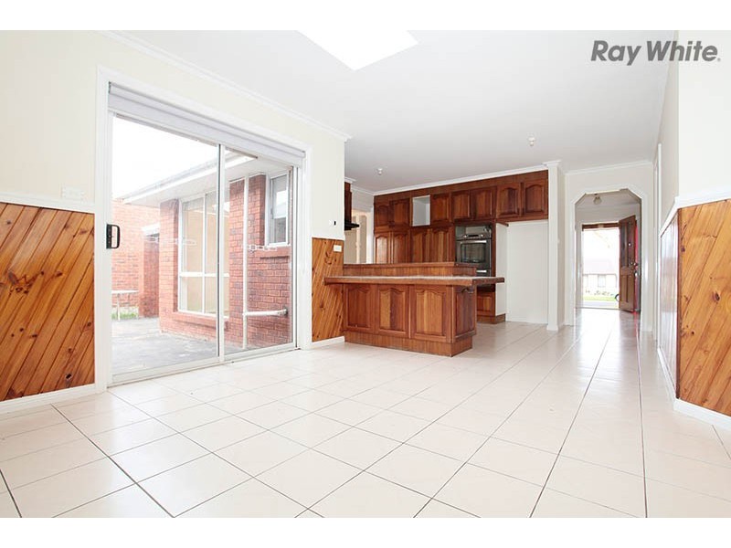 10 Yacht Court, Taylors Lakes VIC 3038