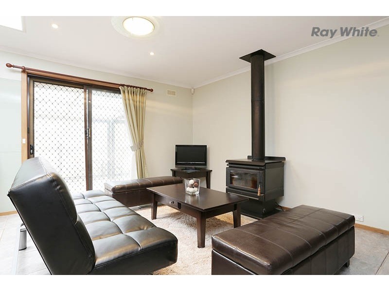 37 Angourie Crescent, Taylors Lakes VIC 3038