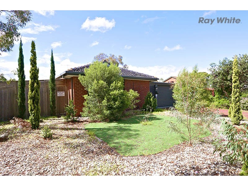 37 Angourie Crescent, Taylors Lakes VIC 3038