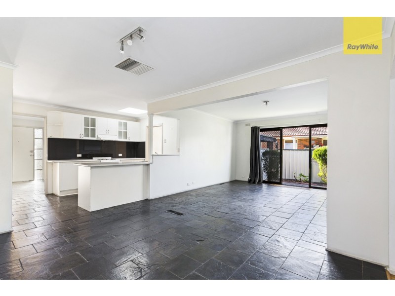 6 Cocoparra Crescent, Taylors Lakes VIC 3038
