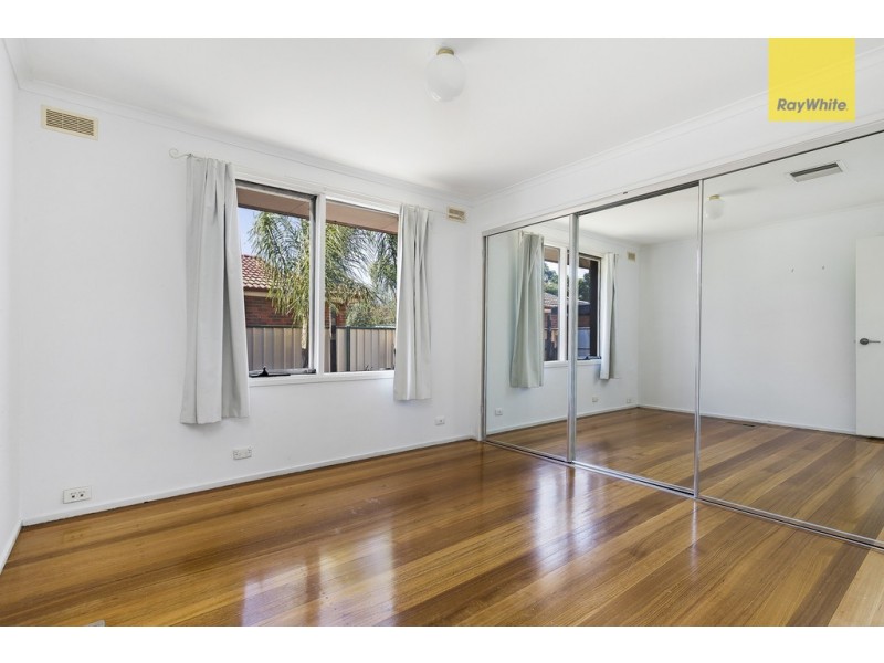 6 Cocoparra Crescent, Taylors Lakes VIC 3038