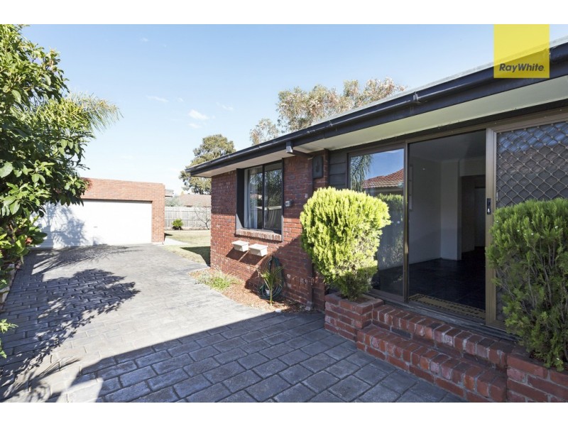 6 Cocoparra Crescent, Taylors Lakes VIC 3038
