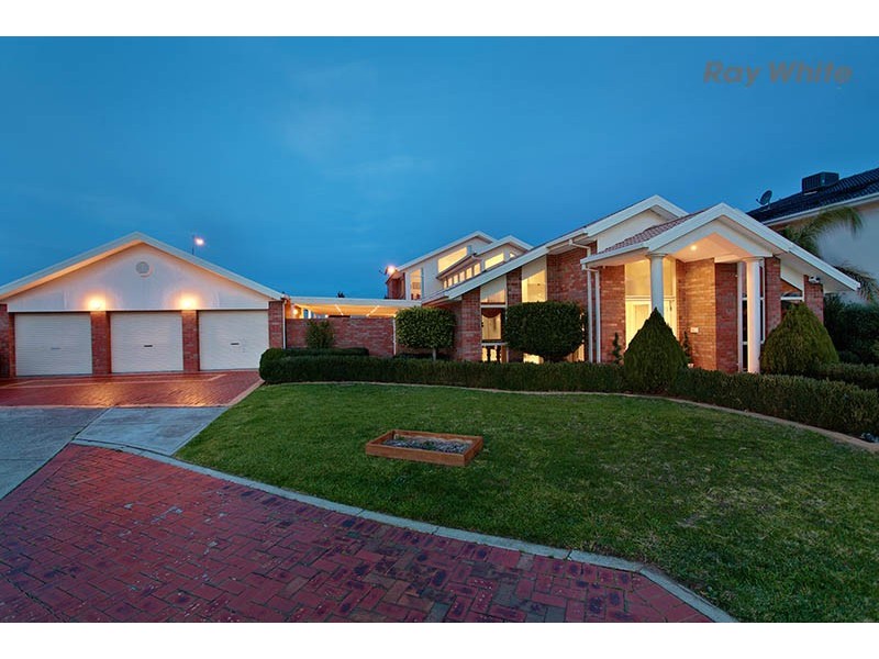 18 Sandover Way, Taylors Lakes VIC 3038