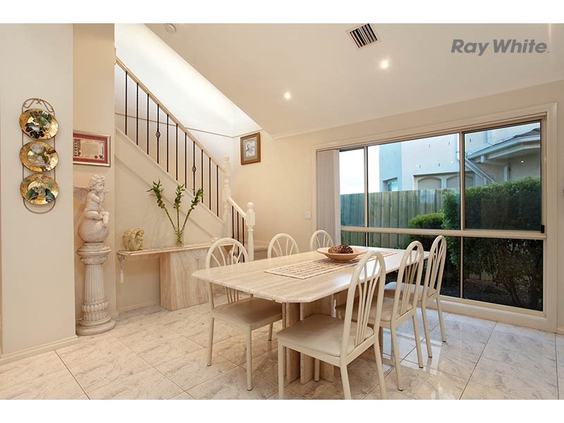 18 Sandover Way, Taylors Lakes VIC 3038