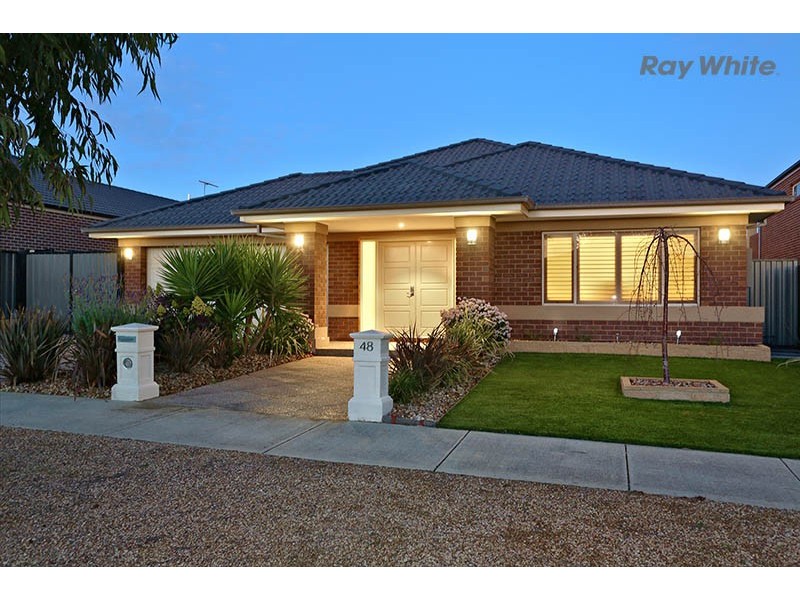 48 Beddingham drive, Hillside VIC 3037