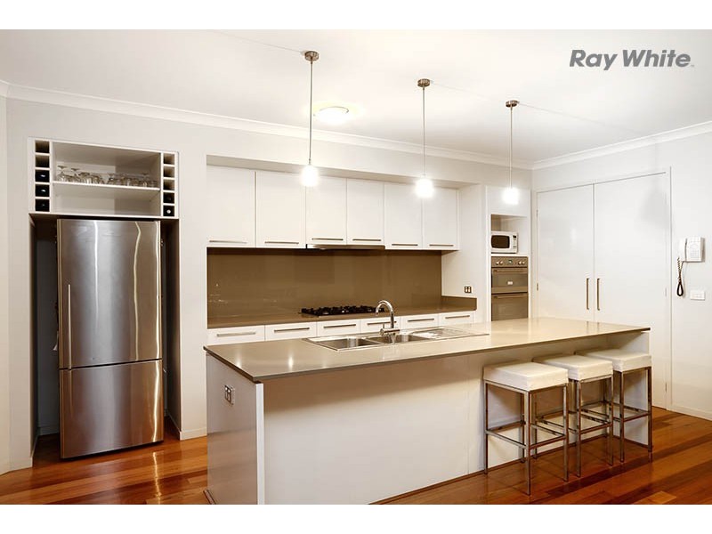 48 Beddingham drive, Hillside VIC 3037