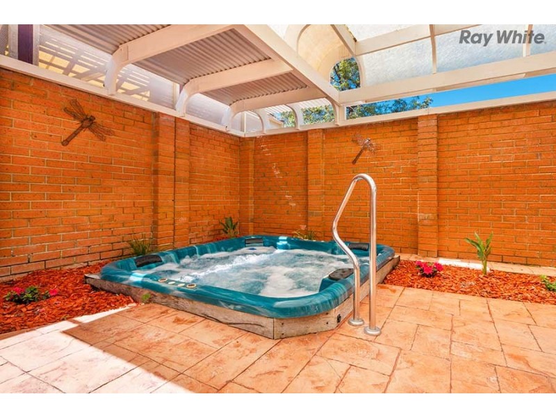 12 Camelot Place, Hillside VIC 3037