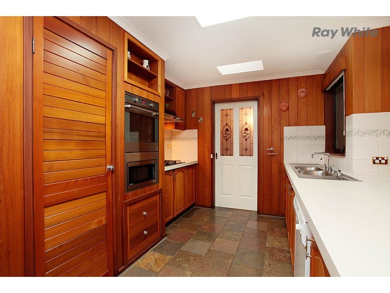 38 Cocoparra Crescent, Taylors Lakes VIC 3038