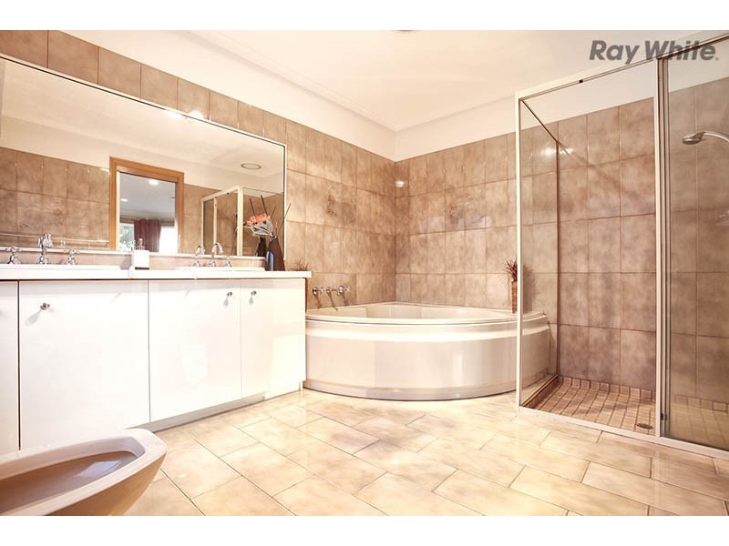 18 Verona Drive, Keilor Lodge VIC 3038