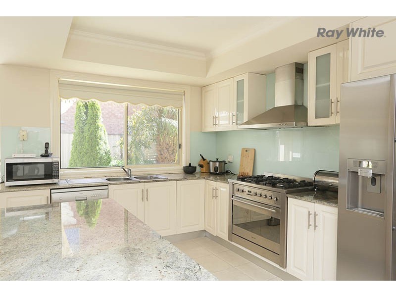 6 Beechwood Grove, Burnside Heights VIC 3023