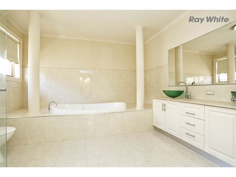 6 Beechwood Grove, Burnside Heights VIC 3023