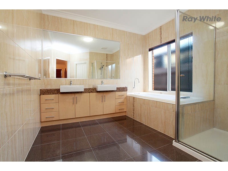 3 Lucetta Way, Sydenham VIC 3037