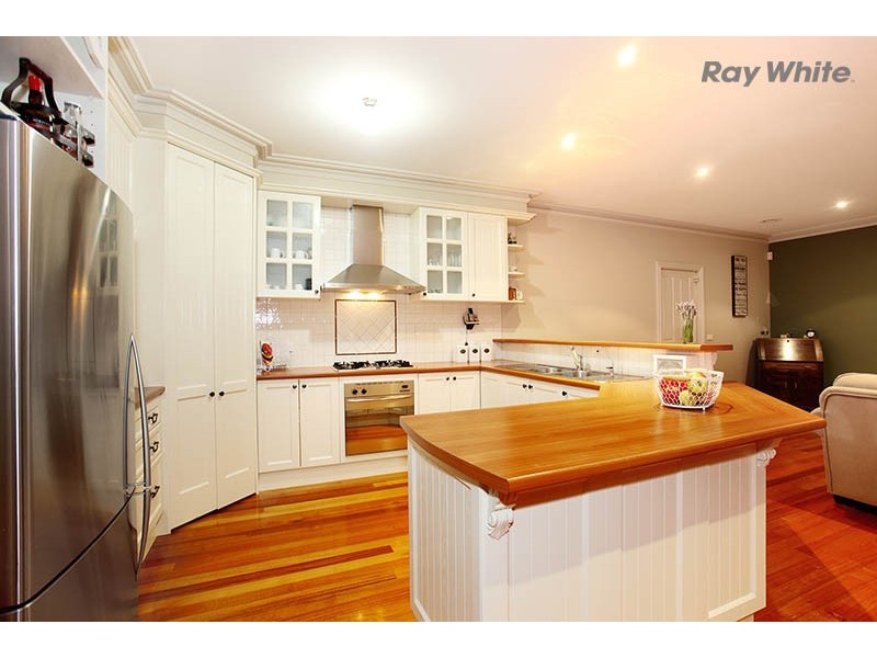 27 Illawong Terrace, Burnside VIC 3023